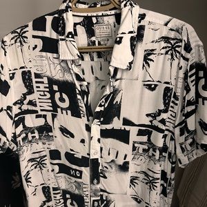 GUESS DRESS SHIRT — MEDIUM